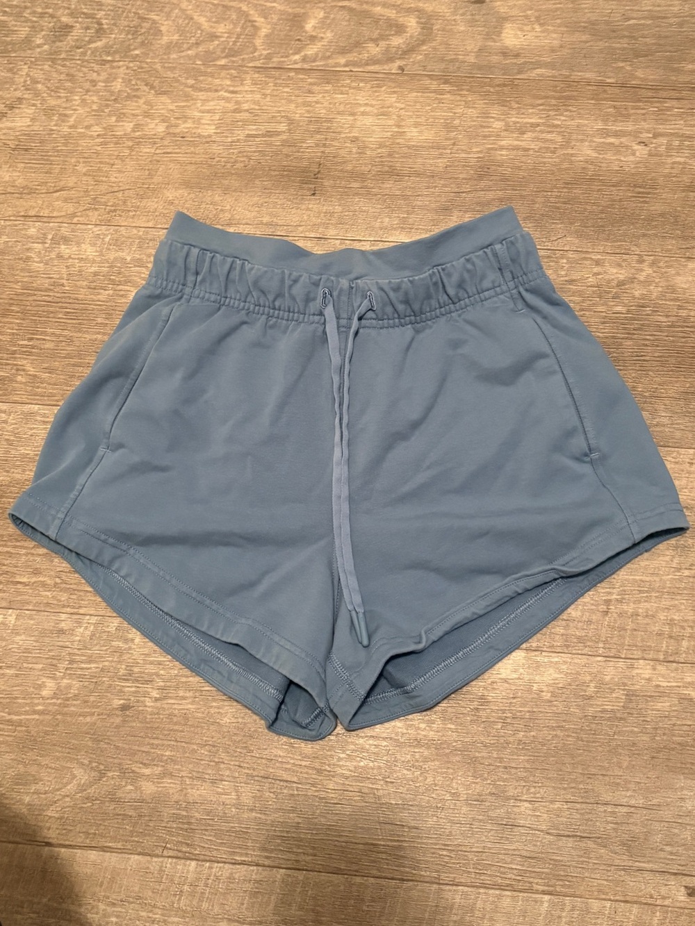 lululemon inner glow 3” shorts